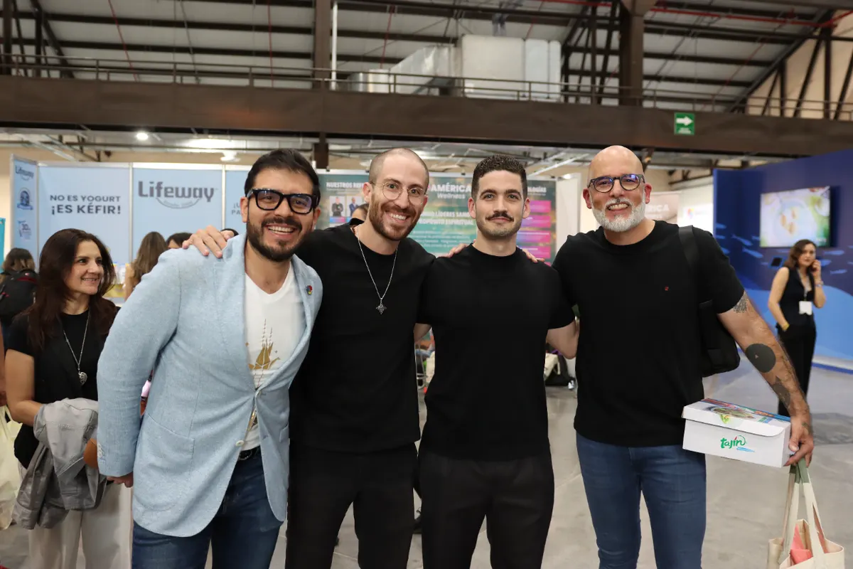 Fundadores y aliados en la expo
